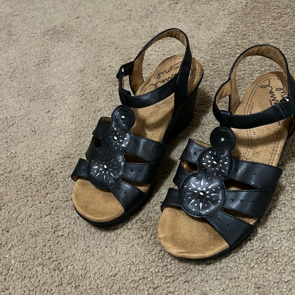 Natural Soul wedge sandals